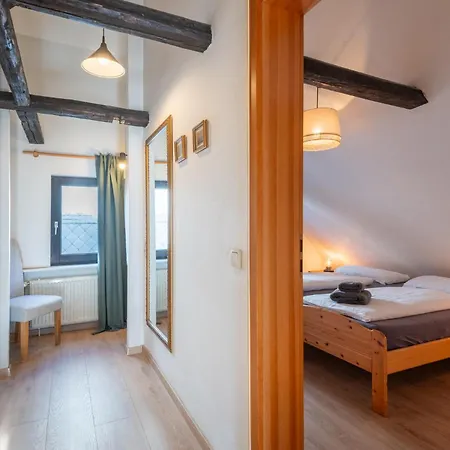Hirsch Stadt 7 - Parkplatz - Fensterfront - Stadtblick * 바트하르추부르크