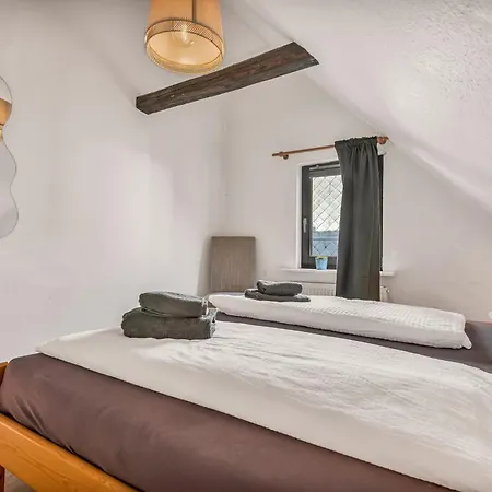 Hirsch Stadt 7 - Parkplatz - Fensterfront - Stadtblick 아파트 *